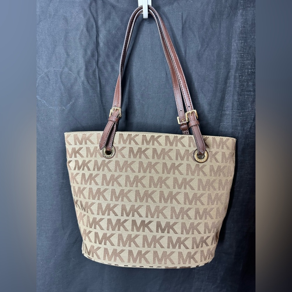 Michael Kors Women's Jet Set Shoulder Medium Tote Handbag Purse Tan W/Pocket